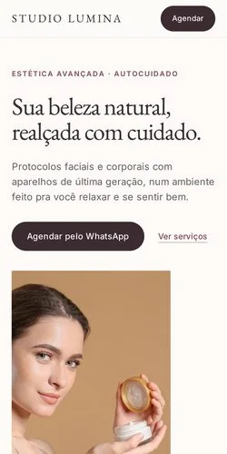 Site de clínica de estética aberto no celular